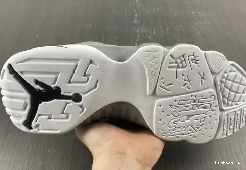 CT8019-060 Particle Grey CT8019-060 Retro Jordan 9 0515